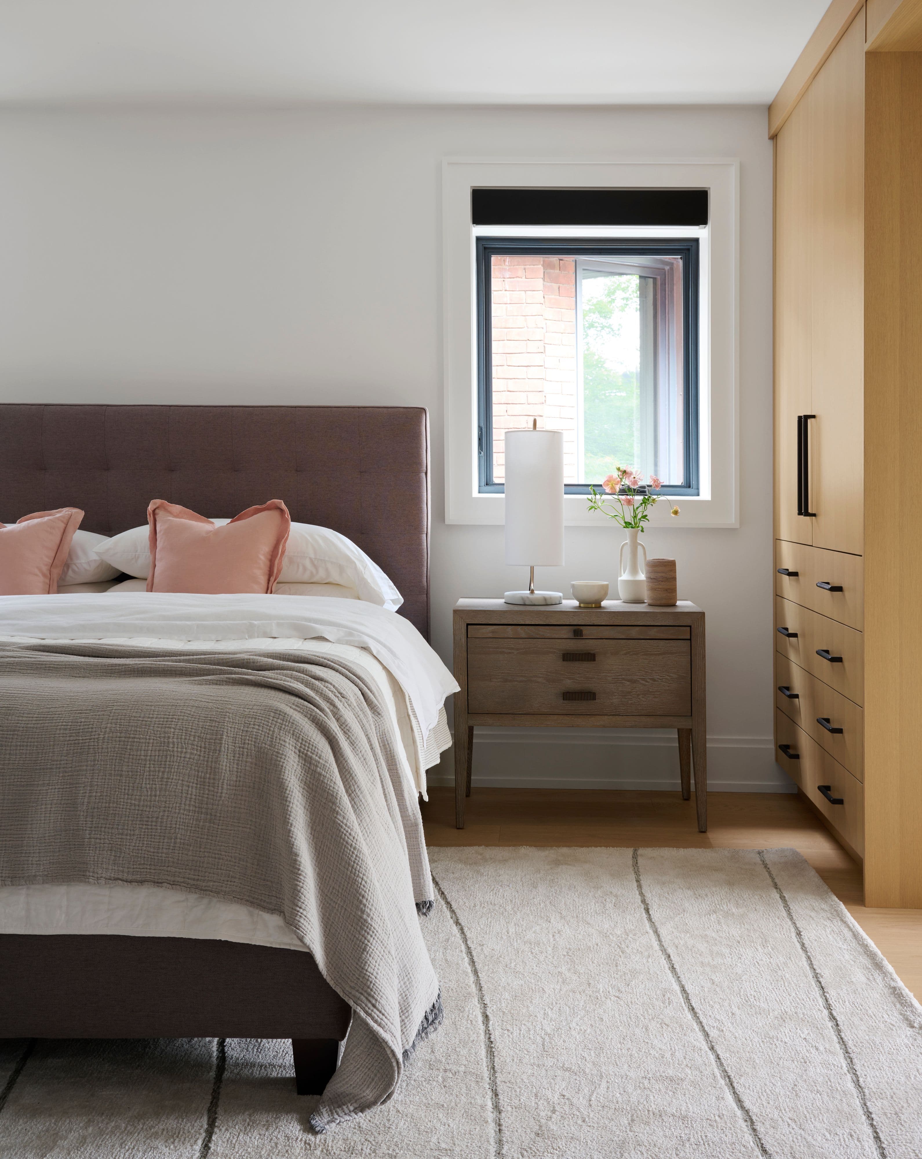 scandinavian, transitional bedroom designed by Homekin