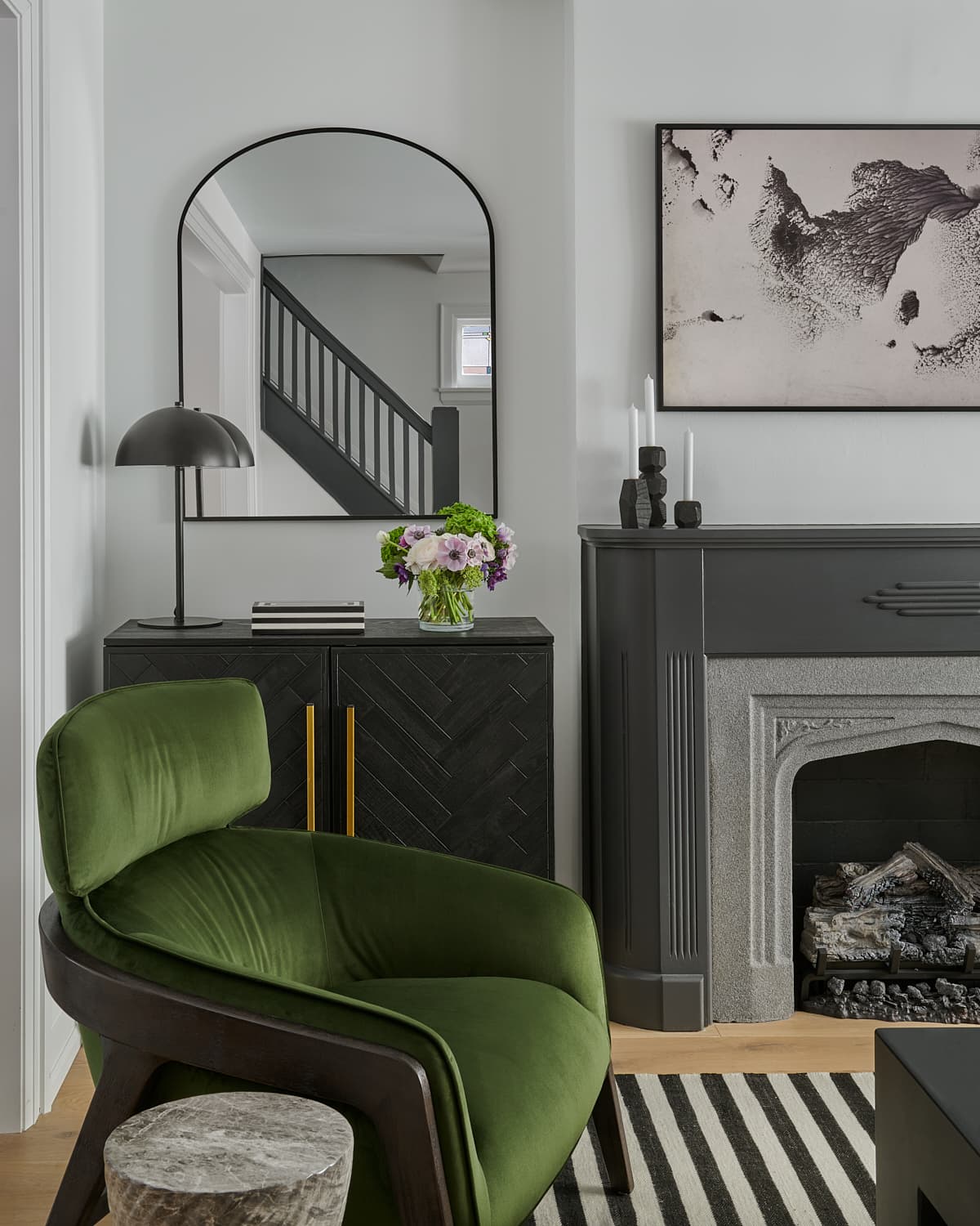 A Mid-Century Modern room designed by Homekin