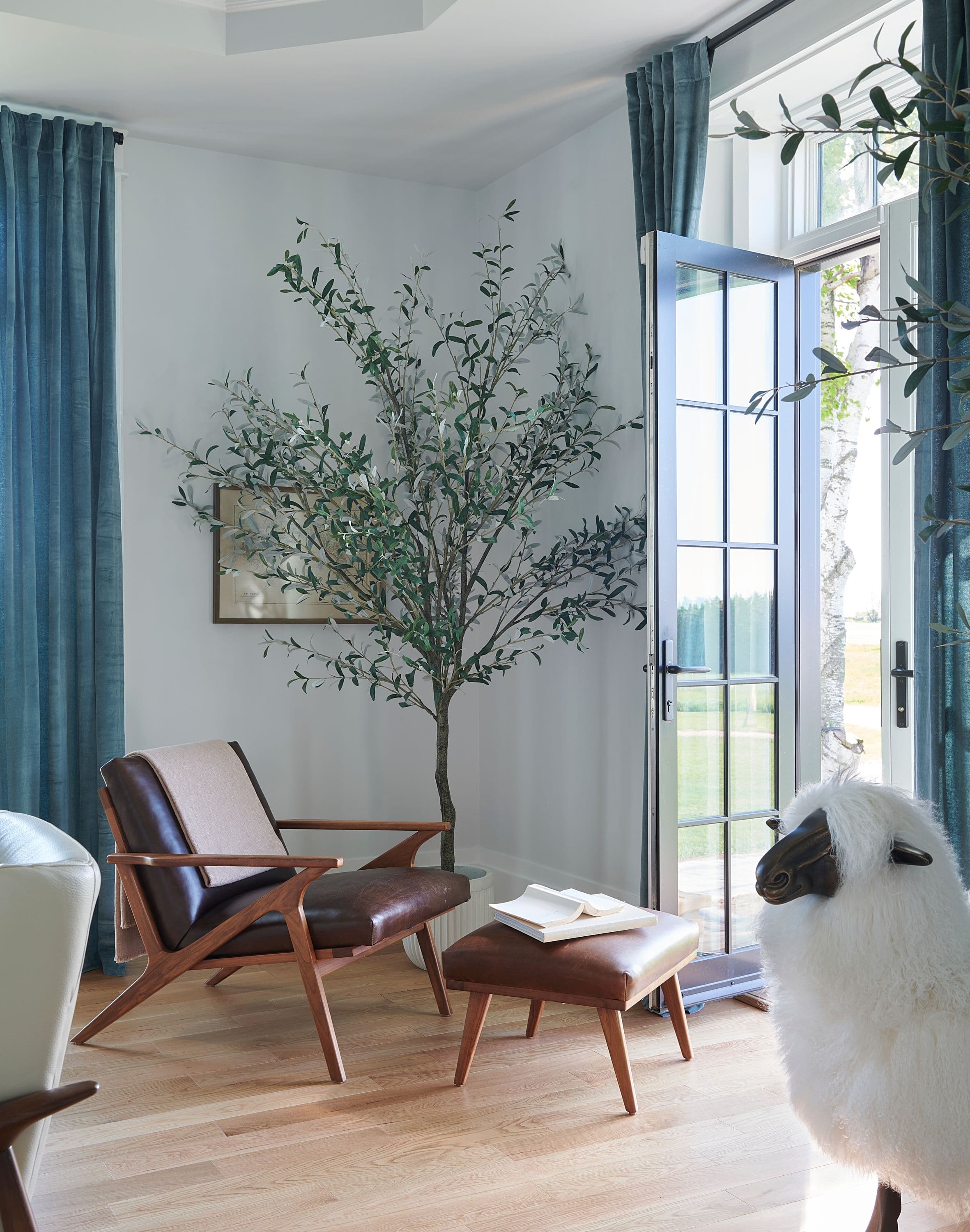 farmhouse, mid-century mid-century modern room designed by Homekin
