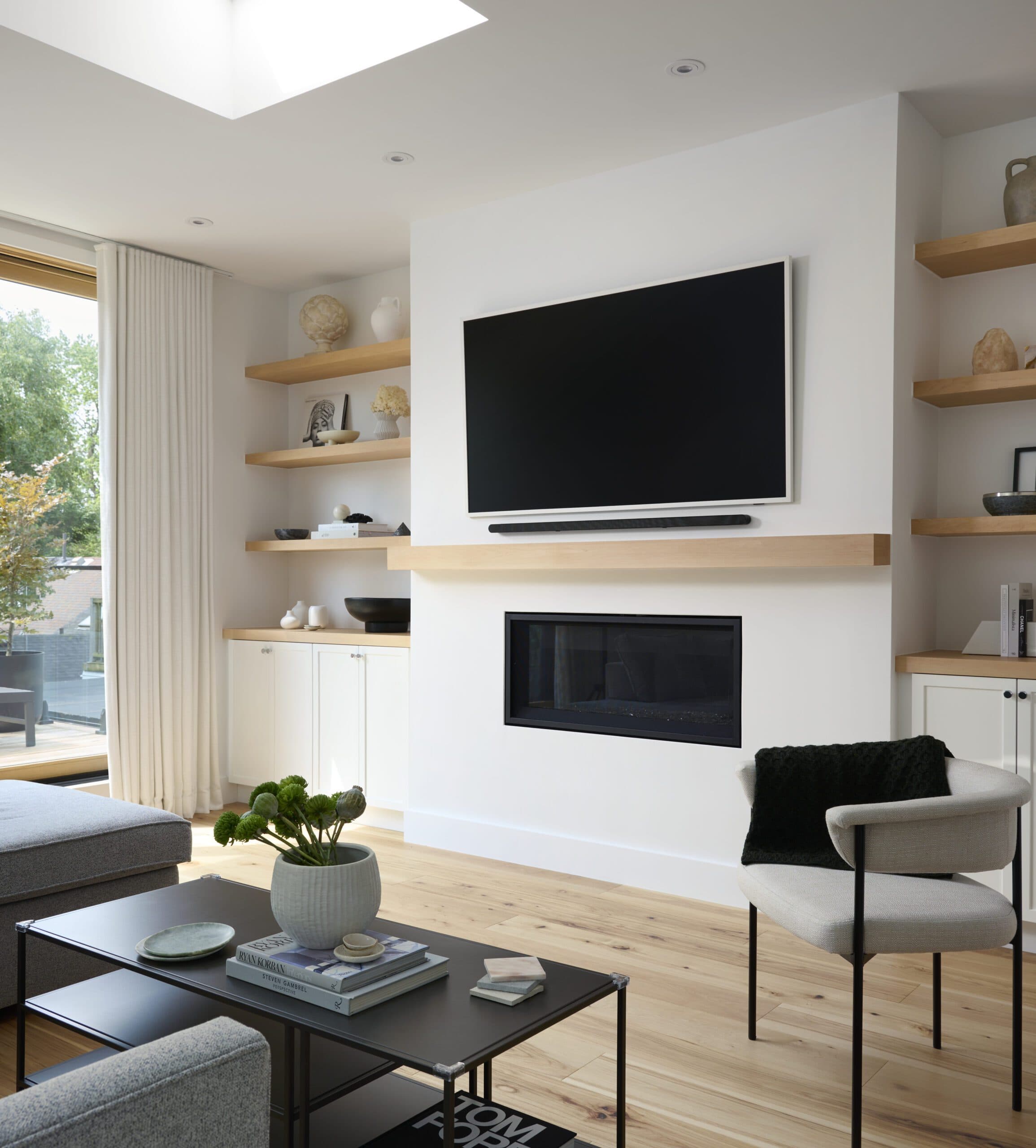 mid-century mid-century modern room designed by Homekin