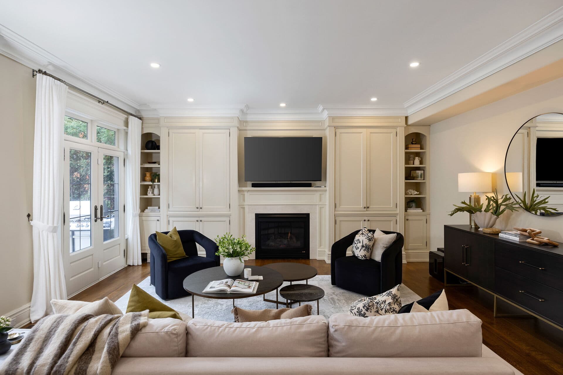 traditional traditional room designed by Homekin